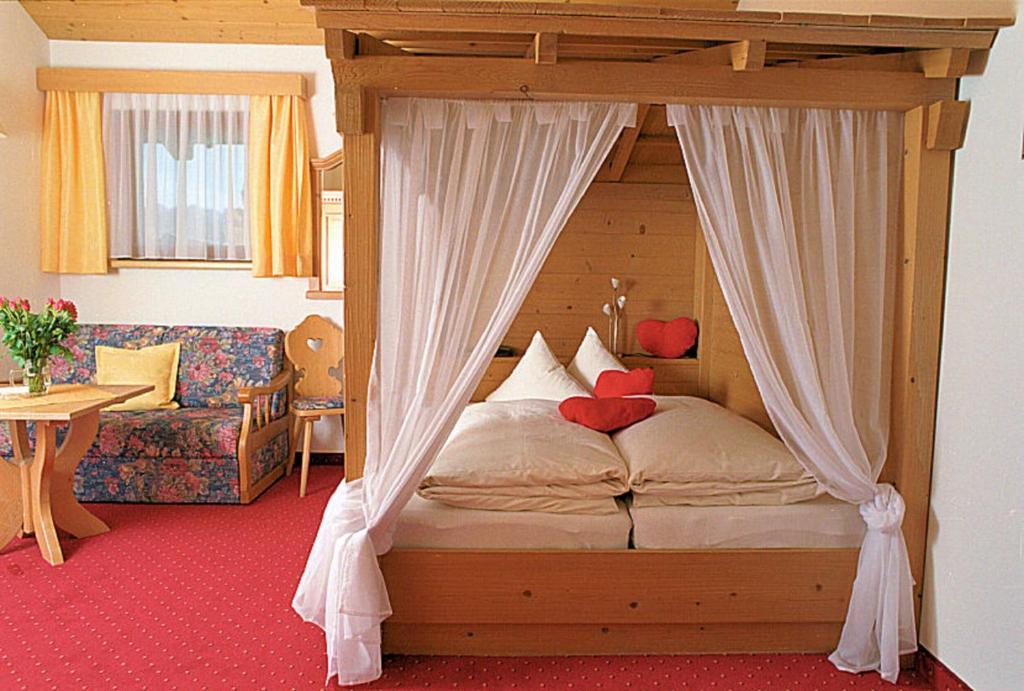 Hotel Camona & Apart Walserhof Samnaun Room photo