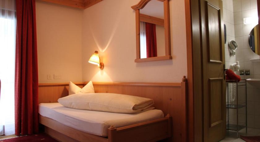 Hotel Camona & Apart Walserhof Samnaun Room photo